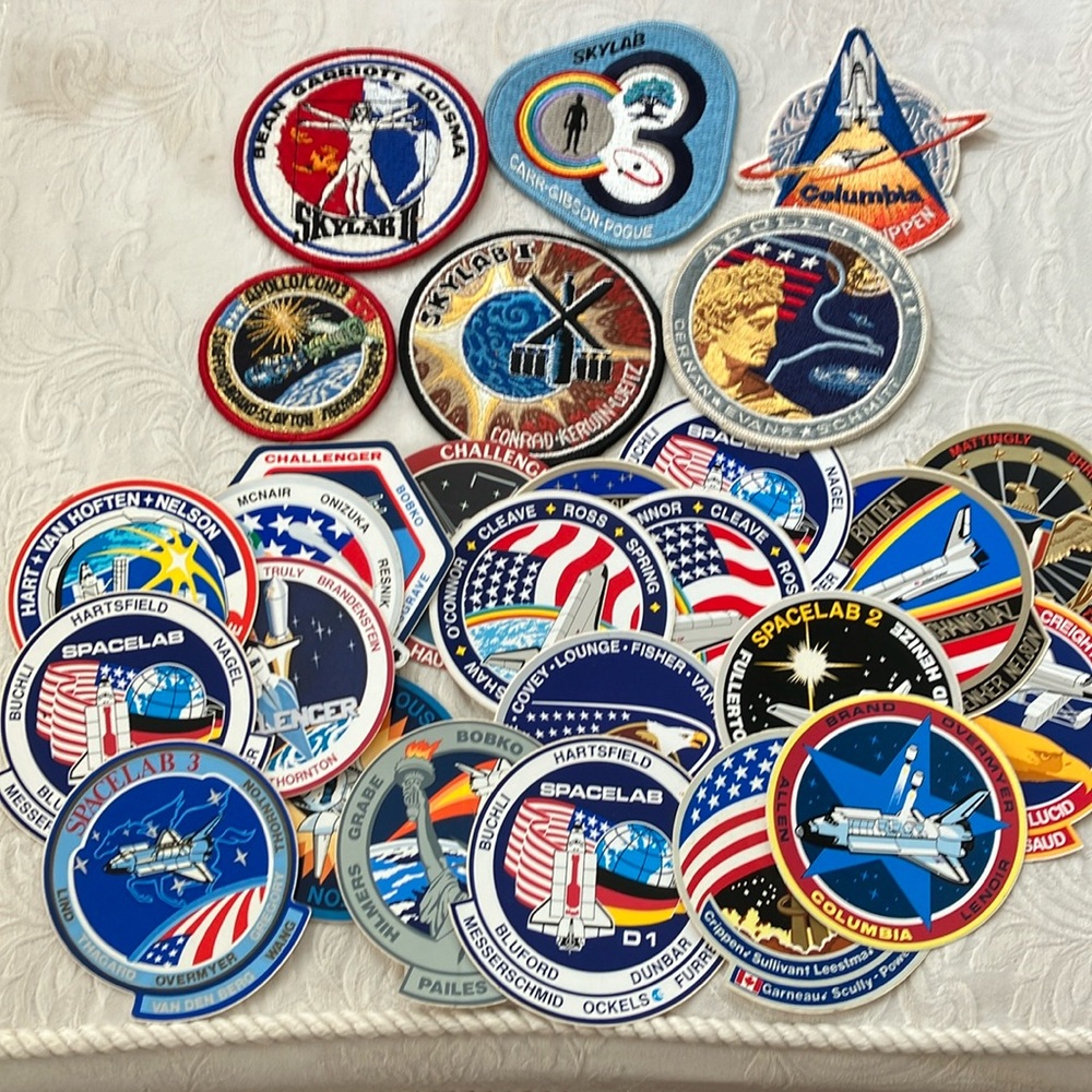 For aviation lover/collector! Six cloth and 20 + pristine adhesive coasters.